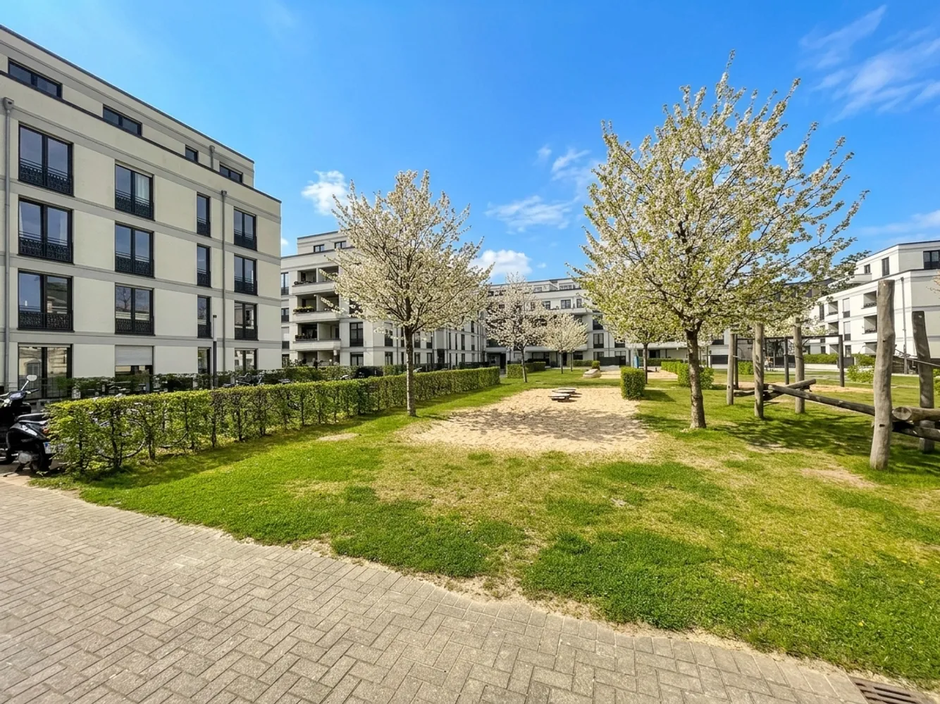 3 Zimmer Wohnung mit 90 m² in Düsseldorf – Bild 1