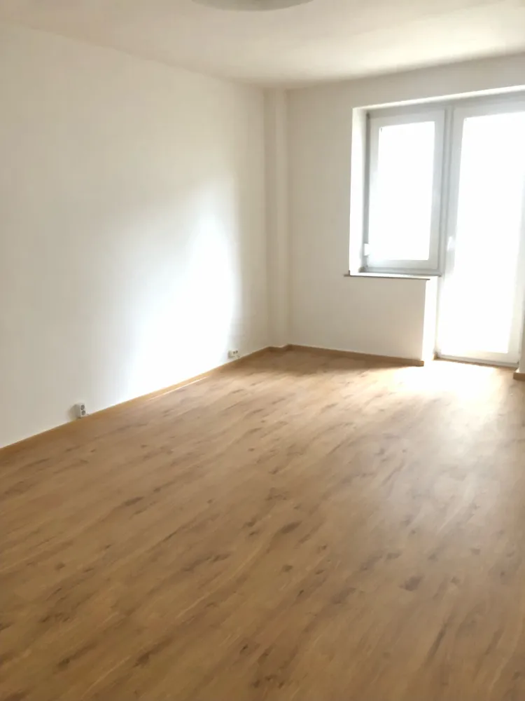 4 Zimmer Wohnung mit 99 m² in Düsseldorf – Bild 2