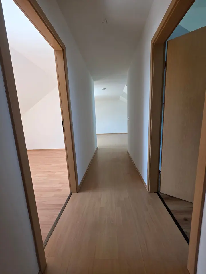 2 Zimmer Wohnung mit 60 m² in Hof – Bild 2