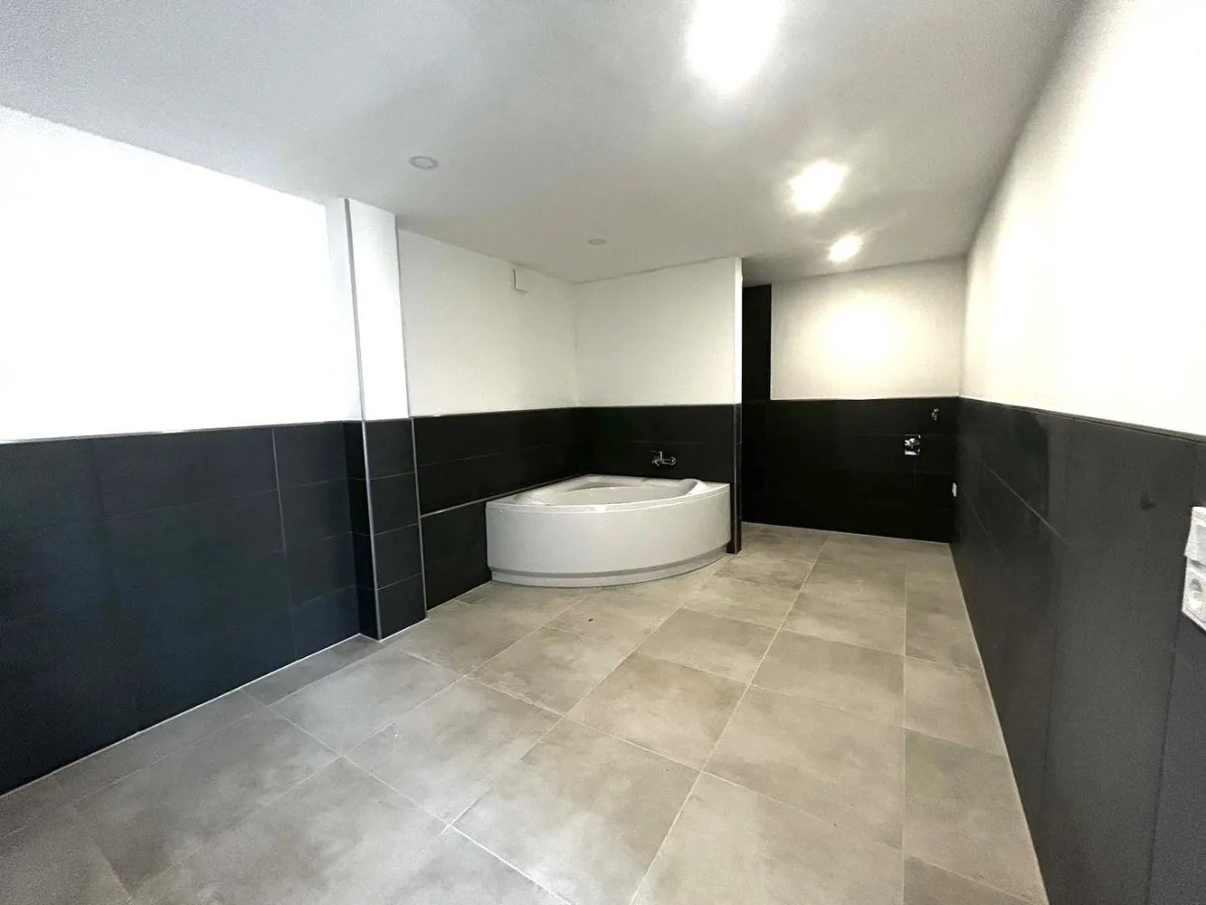 2 Zimmer Wohnung mit 70 m² in Homburg – Bild 2