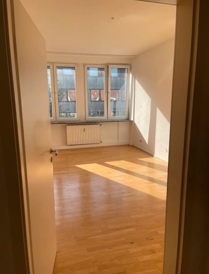 4 Zimmer Wohnung mit 155 m² in Hannover – Bild 3