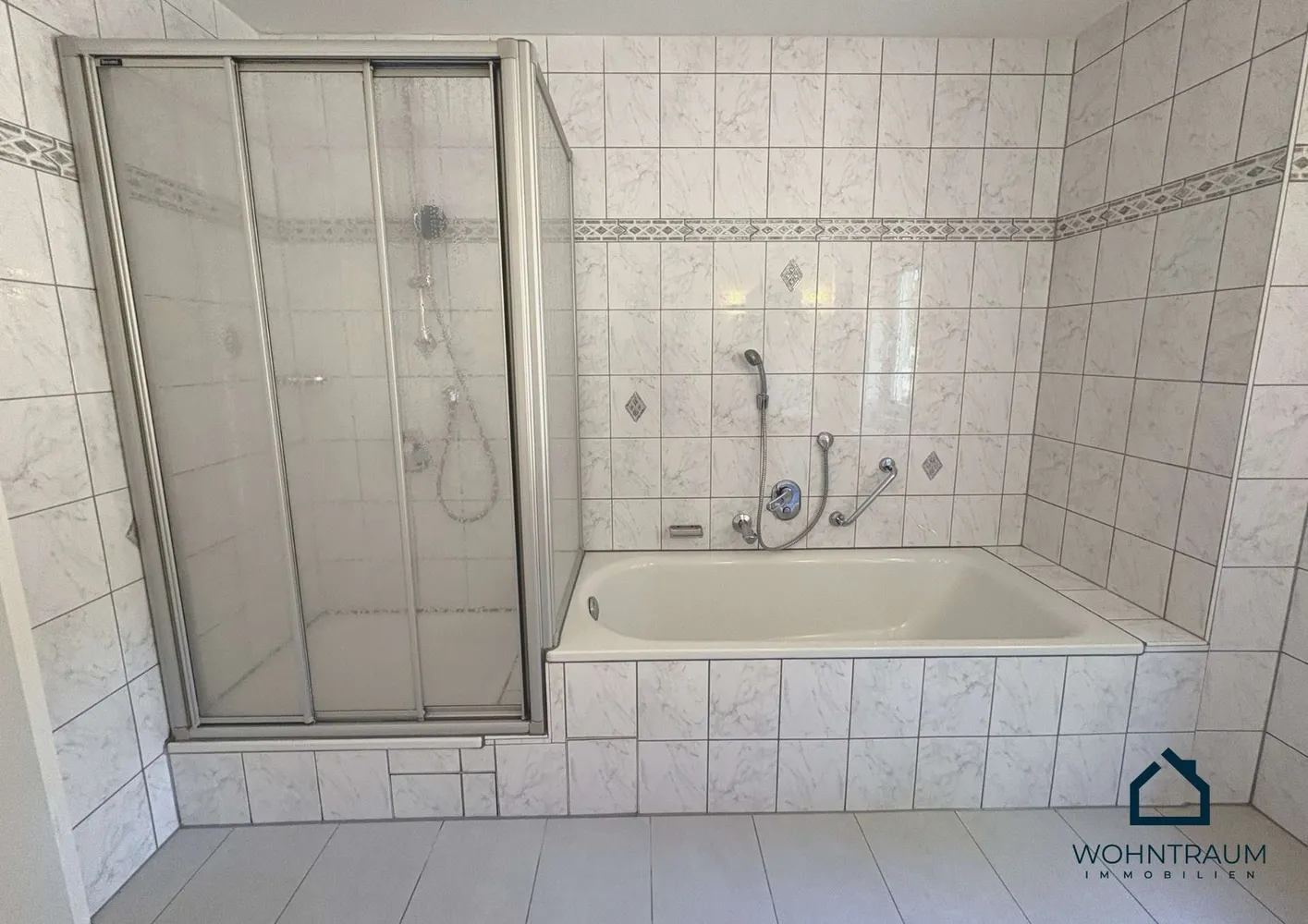 4 Zimmer Wohnung mit 135 m² in Lahr/Schwarzwald – Bild 1