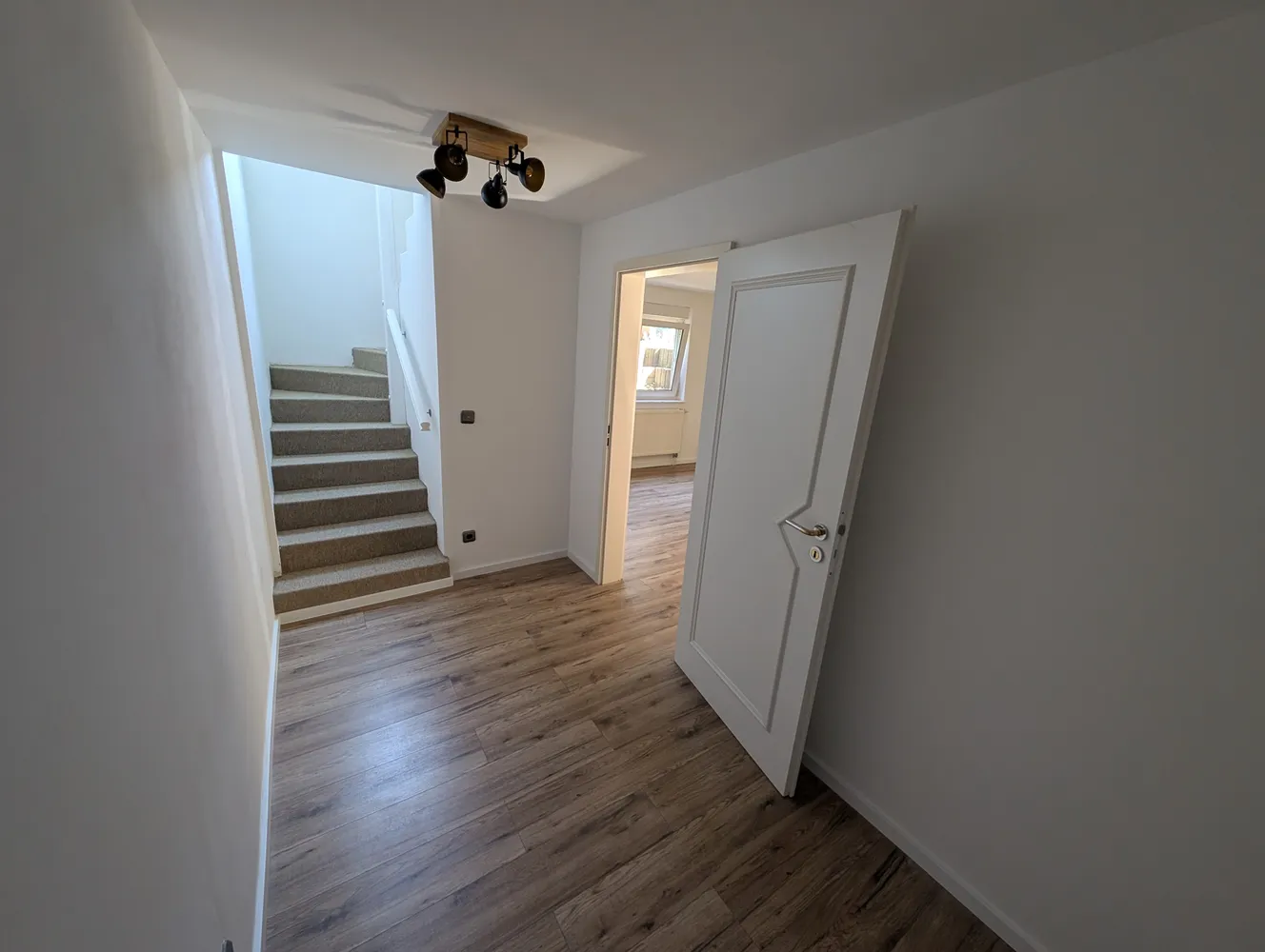 3 Zimmer Wohnung mit 99 m² in Berlin – Bild 2