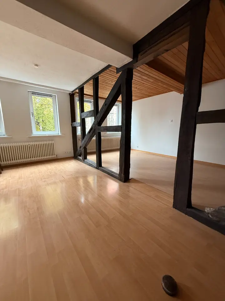 4 Zimmer Wohnung mit 140 m² in Eschwege – Bild 1