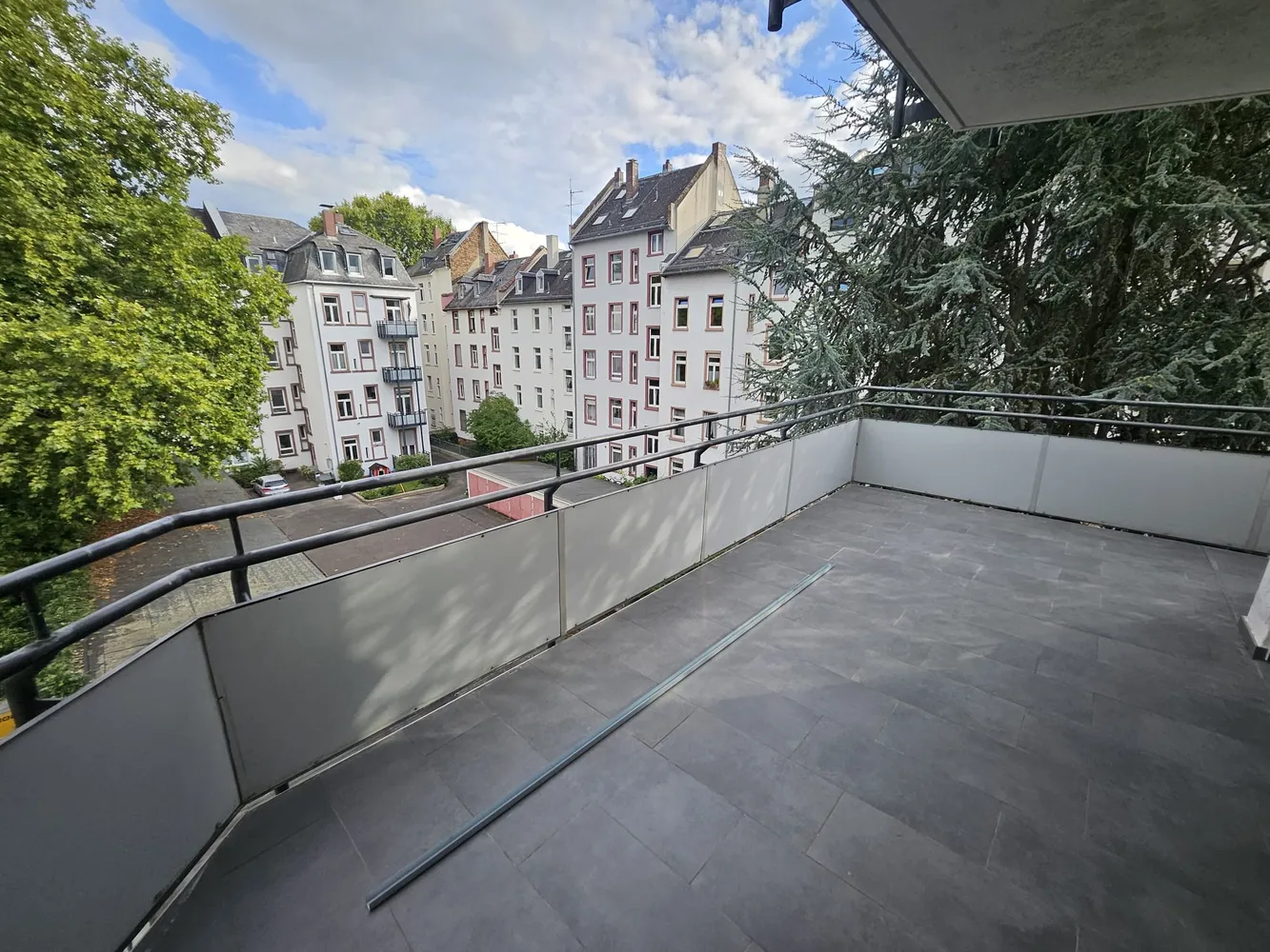 6 Zimmer Wohnung mit 170 m² in Frankfurt am Main – Bild 9