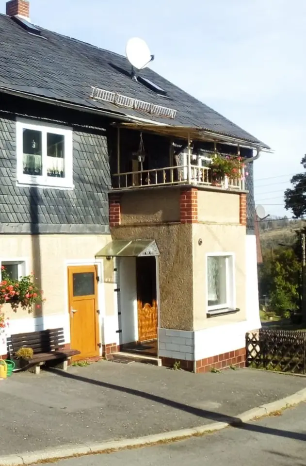 9 Zimmer Haus mit 150 m² in Suhl – Bild 1