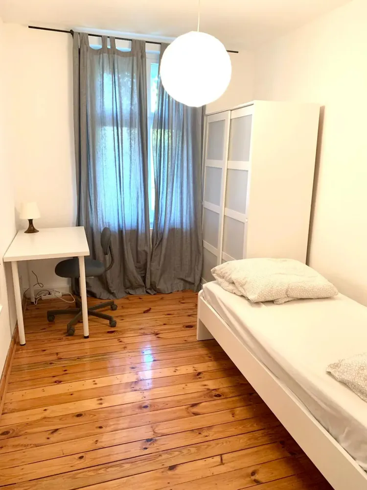 Shared room with 8 m² in Berlin – Photo 1