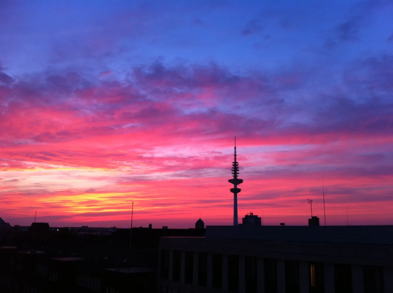 2 Zimmer Wohnung mit 93 m² in Hamburg – Bild 1