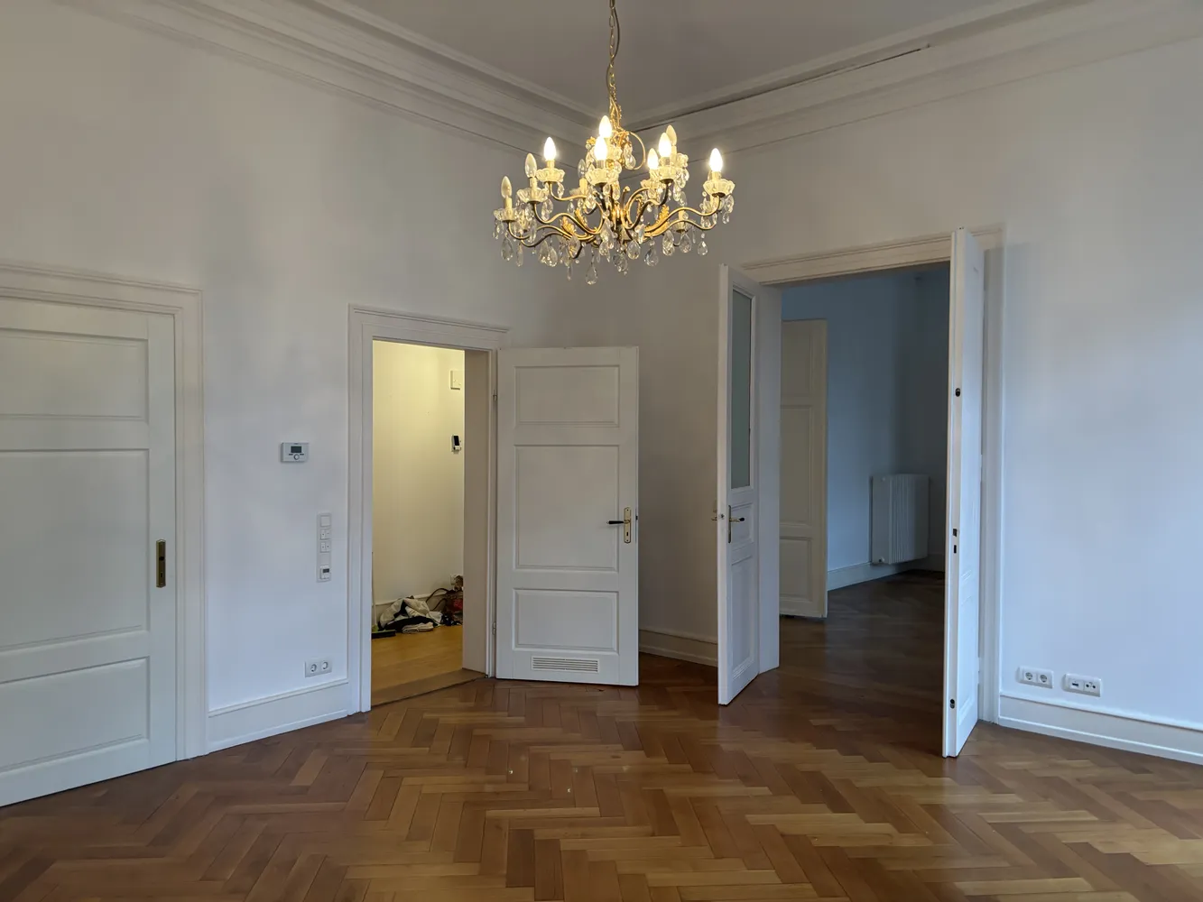 5 Zimmer Wohnung mit 120 m² in Wiesbaden – Bild 2