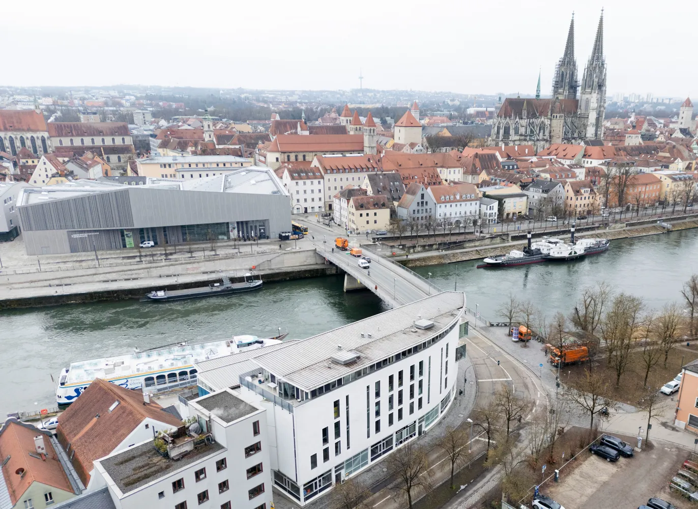 2 room apartment with 99 m² in Regensburg – Photo 1