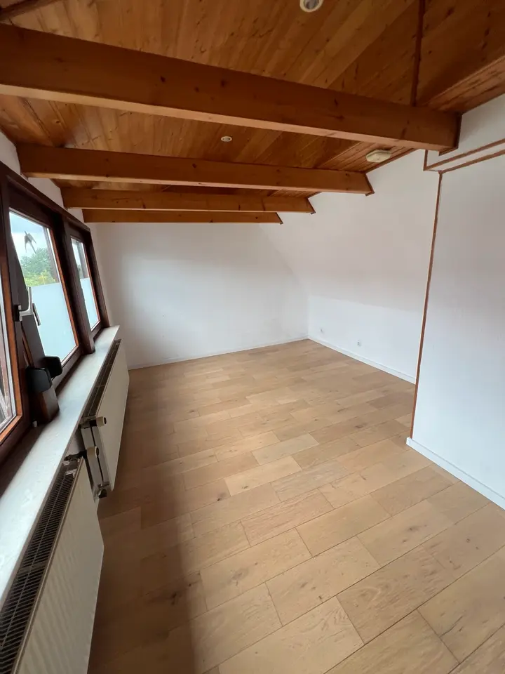 8 Zimmer Wohnung mit 187 m² in Achim – Bild 1