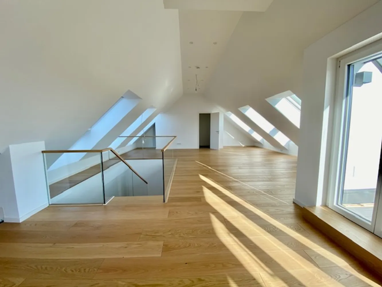 5 Zimmer Wohnung mit 243 m² in München – Bild 5