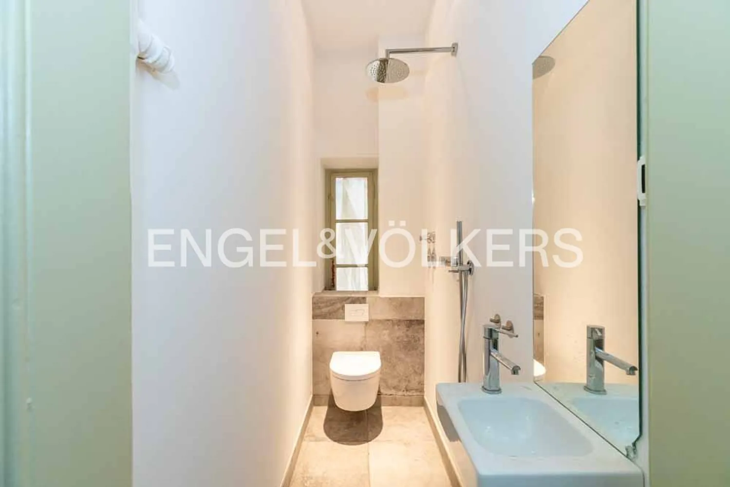 5 Zimmer Wohnung mit 181 m² in Frankfurt am Main – Bild 2