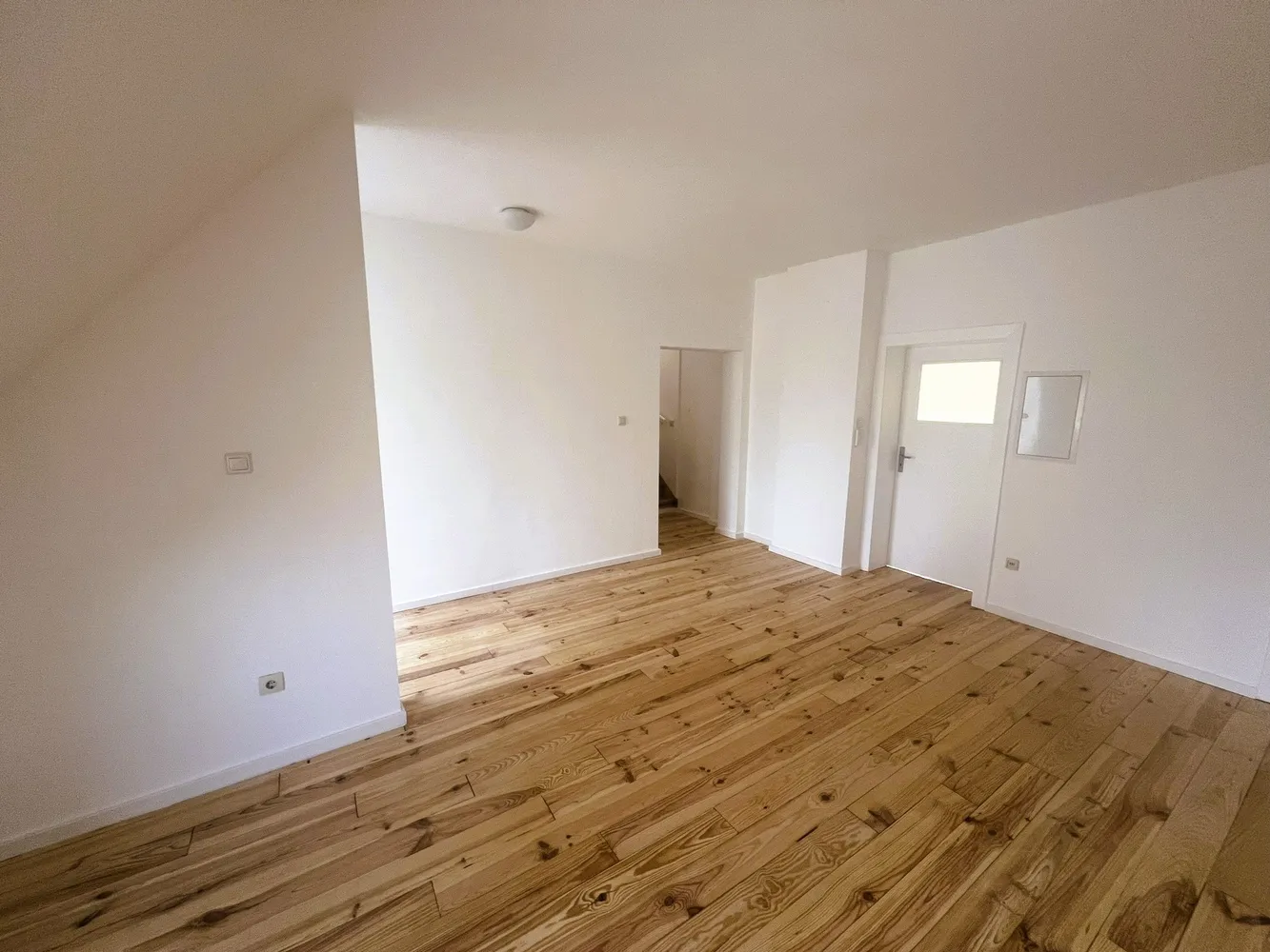 5 Zimmer Wohnung mit 173 m² in Düsseldorf – Bild 2