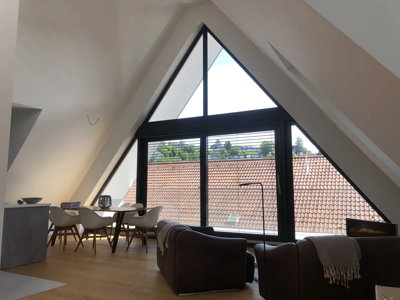 5 Zimmer Wohnung mit 131 m² in Wiesbaden – Bild 3