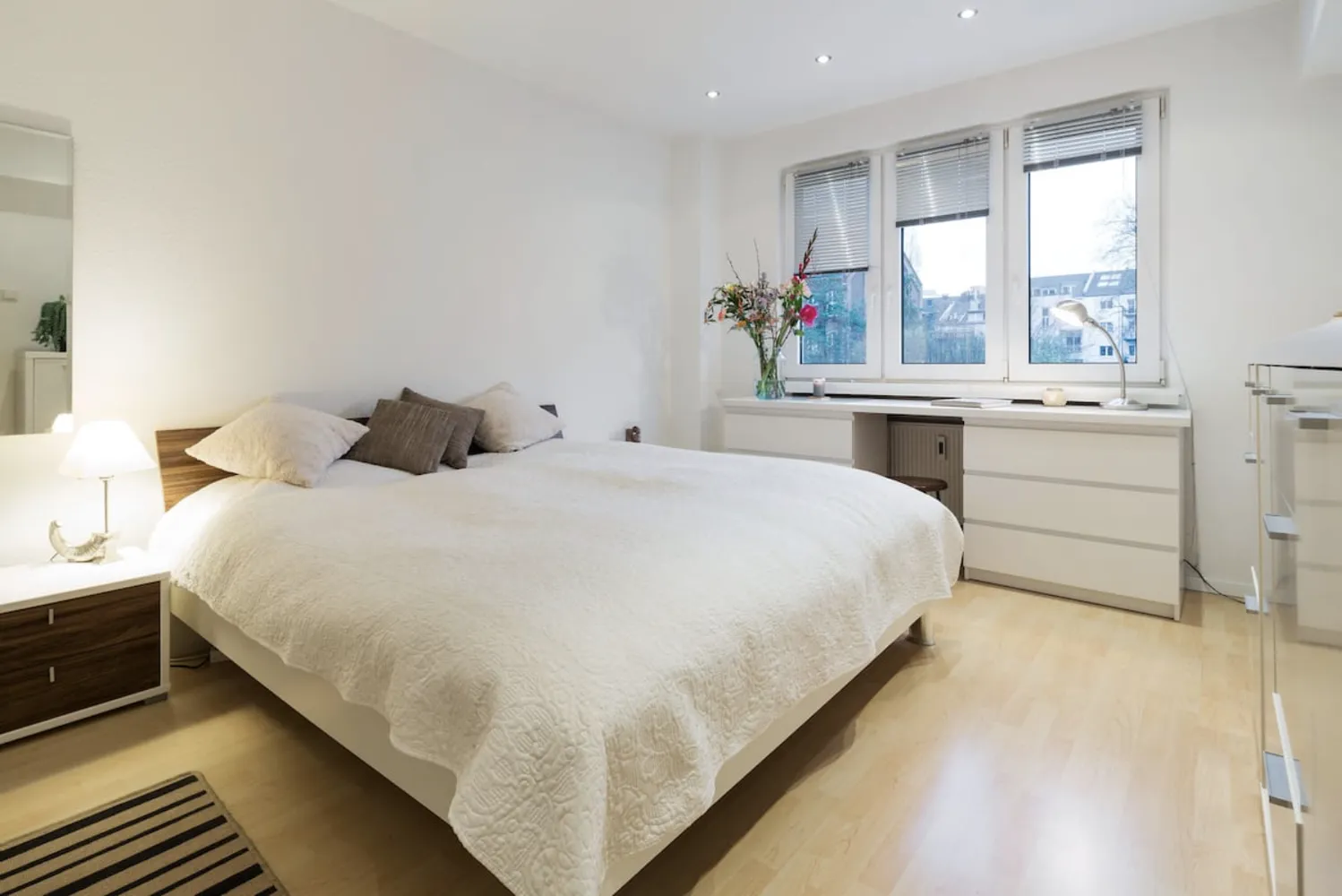 2 room apartment with 70 m² in Düsseldorf – Photo 3