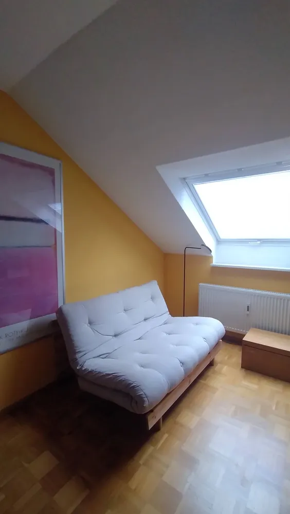 4 Zimmer Wohnung mit 100 m² in Karlsruhe – Bild 2