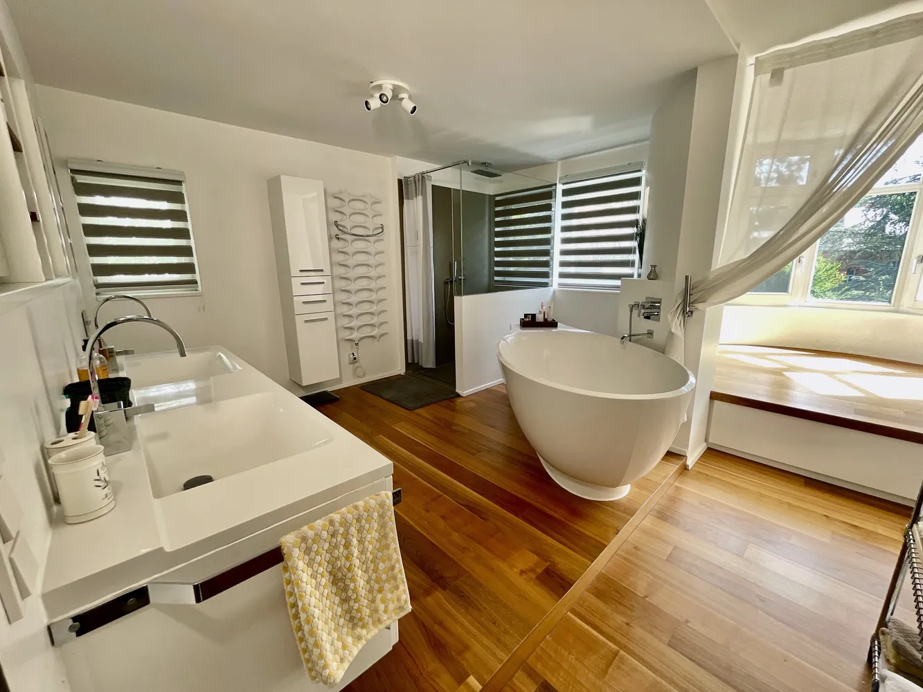 10 Zimmer Wohnung mit 312 m² in Wiesbaden – Bild 2