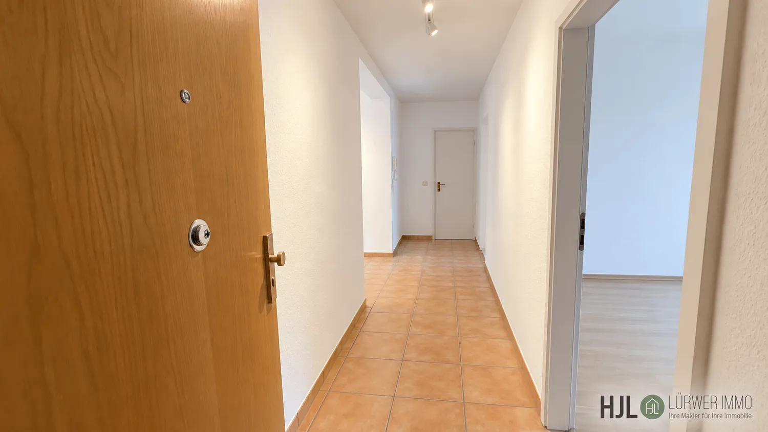 3 Zimmer Wohnung mit 110 m² in Solingen – Bild 2