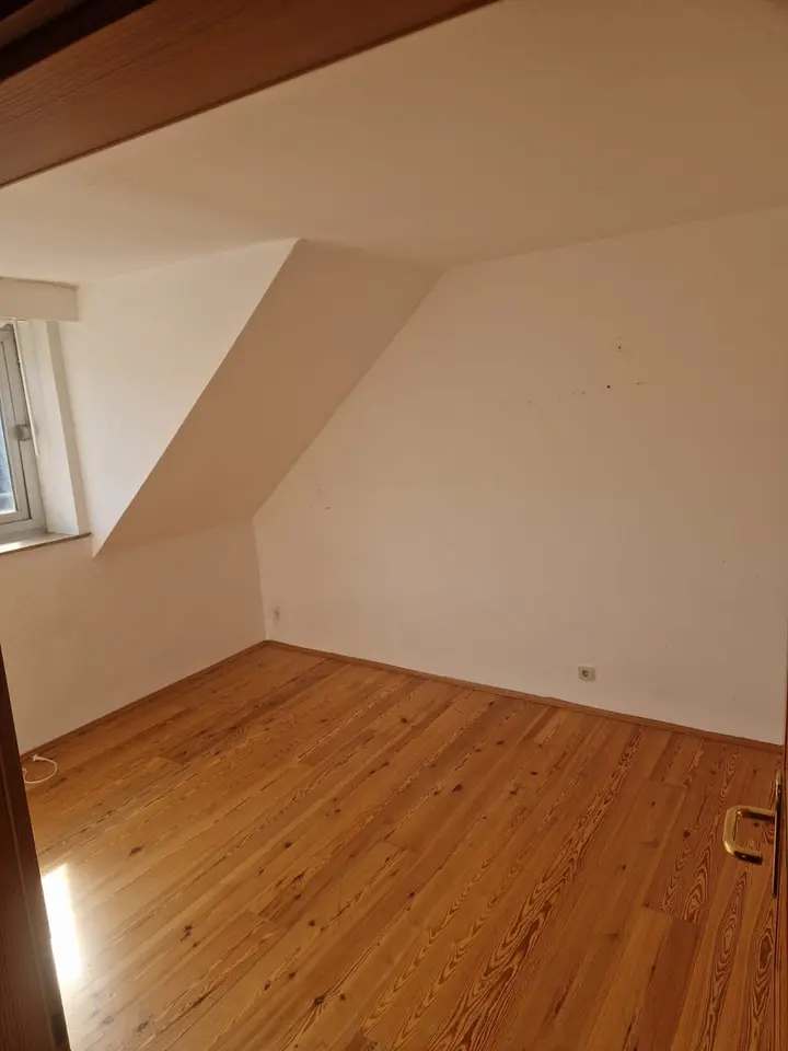 5 Zimmer Wohnung mit 130 m² in Bornheim – Bild 2