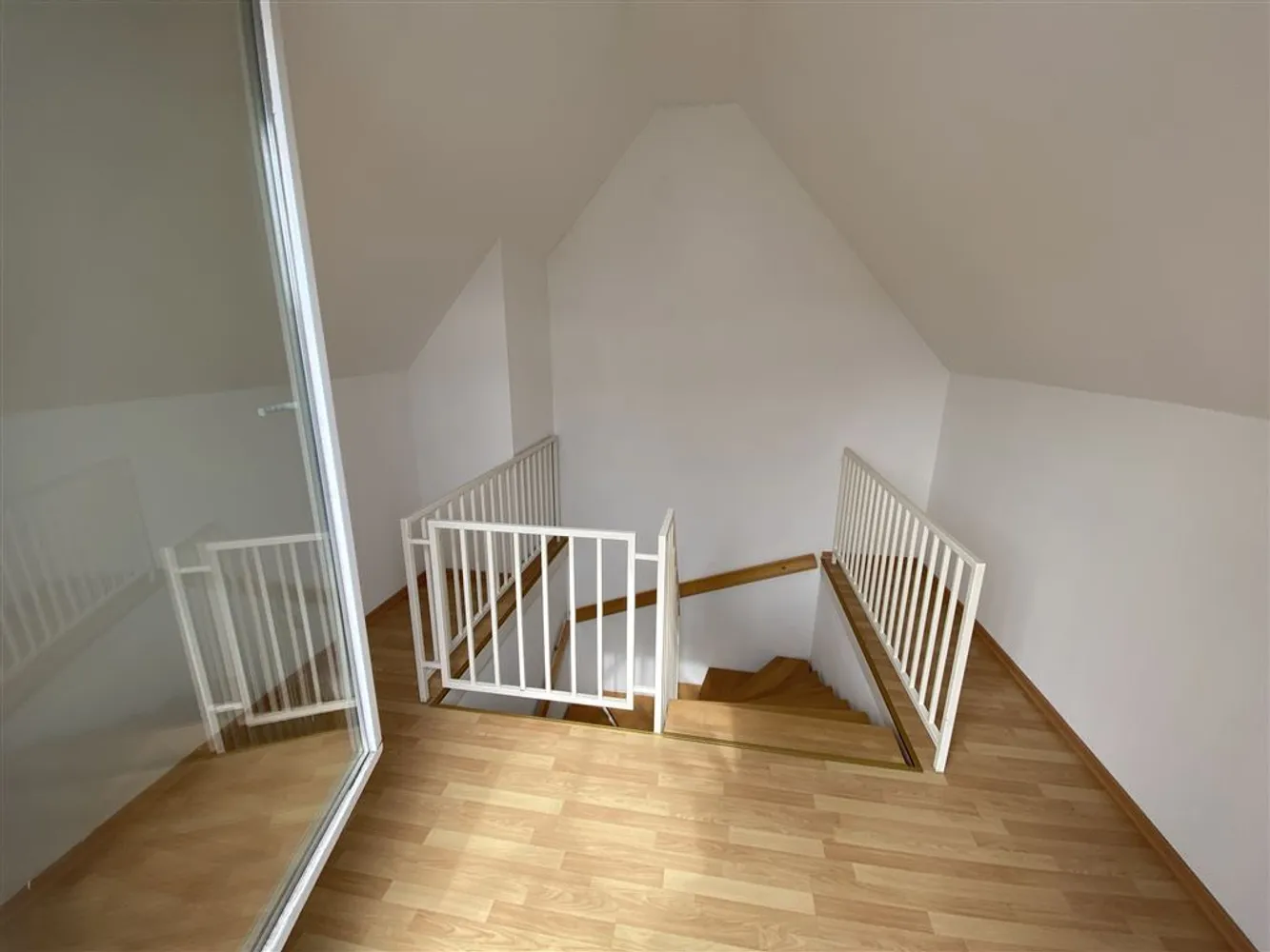 2 Zimmer Wohnung mit 62 m² in Altenburg – Bild 2