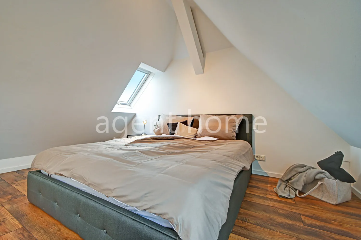 2 Zimmer Wohnung mit 85 m² in Stuttgart – Bild 11