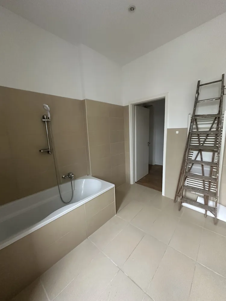 2 Zimmer Wohnung mit 82 m² in Berlin – Bild 4