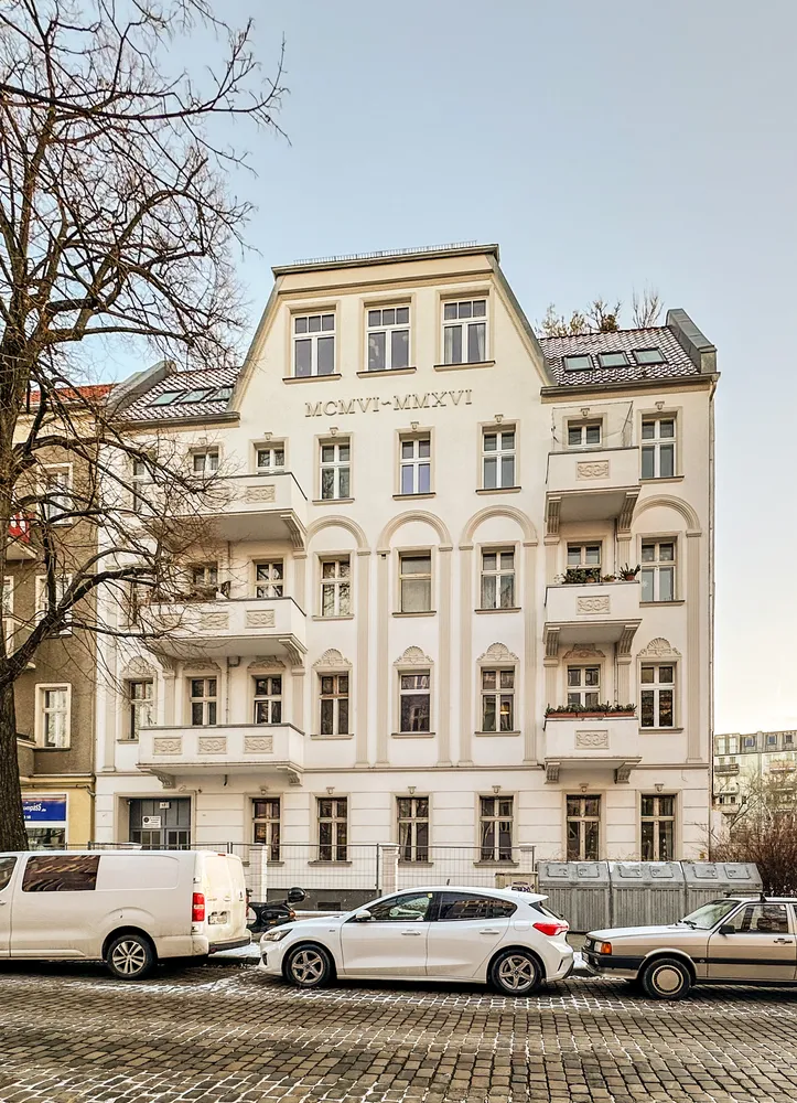 3 Zimmer Wohnung mit 120 m² in Berlin – Bild 1