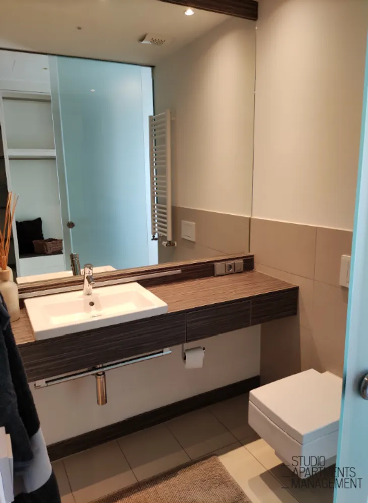 1 room apartment with 38 m² in Munich – Photo 9