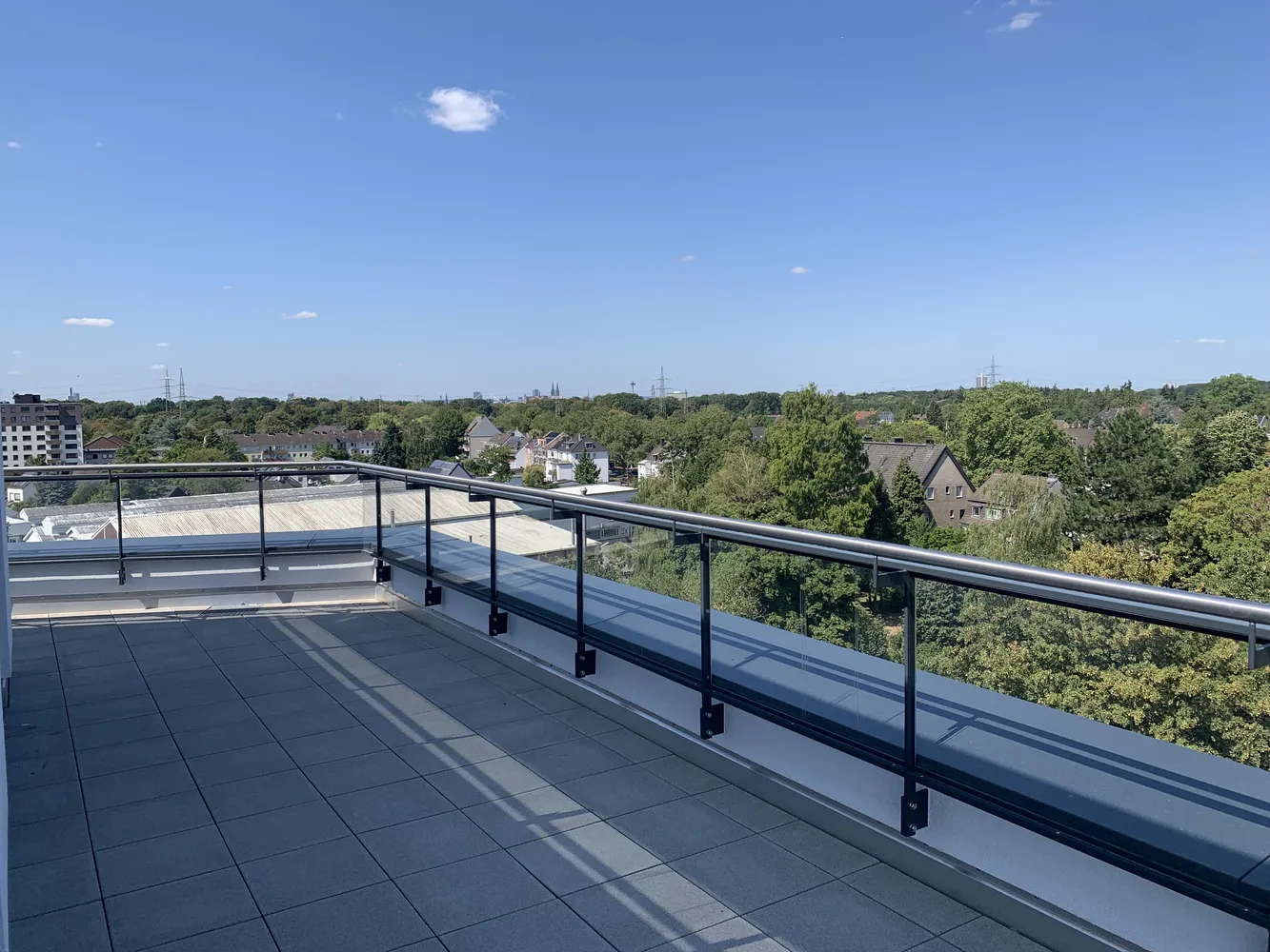 5 Zimmer Wohnung mit 141 m² in Köln – Bild 2