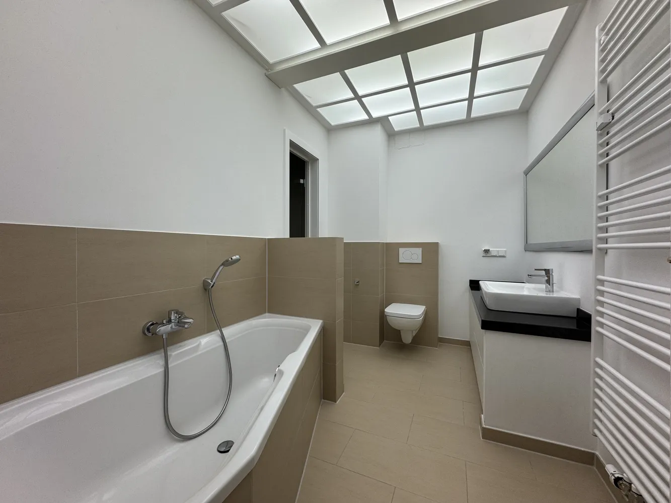 3 Zimmer Wohnung mit 135 m² in Frankfurt am Main – Bild 3