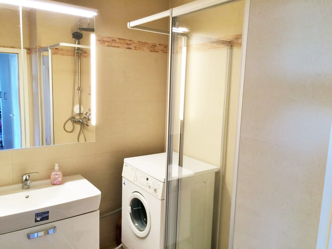 3 Zimmer Wohnung mit 81 m² in München – Bild 4