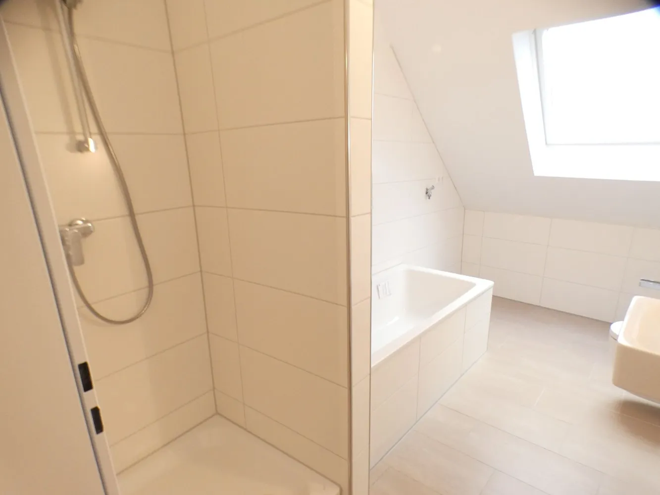 2 Zimmer Wohnung mit 65 m² in Duisburg – Bild 2