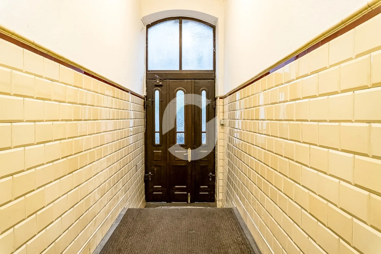 7 Zimmer Wohnung mit 150 m² in Stuttgart – Bild 2