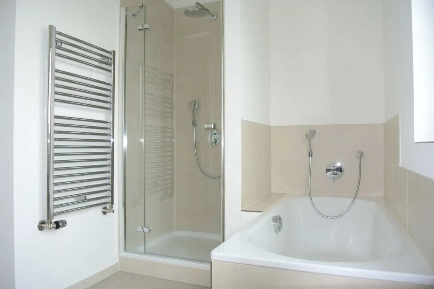 4 Zimmer Wohnung mit 122 m² in Hamburg – Bild 4