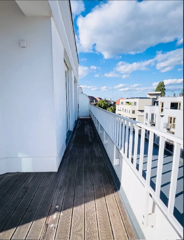 2 Zimmer Wohnung mit 80 m² in Berlin – Bild 12