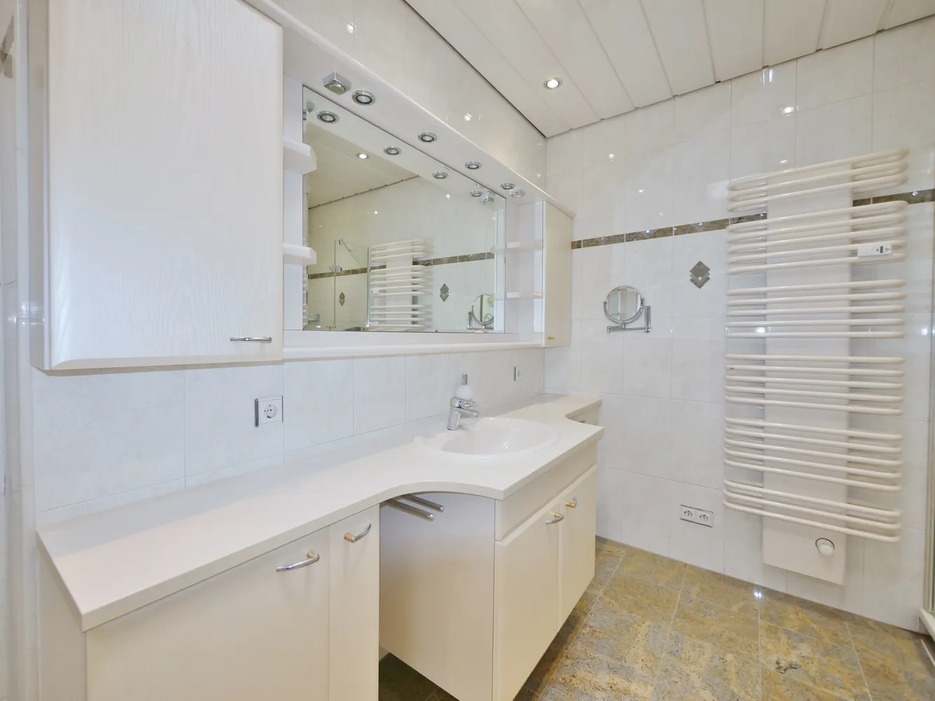 2 Zimmer Wohnung mit 120 m² in Hilden – Bild 10