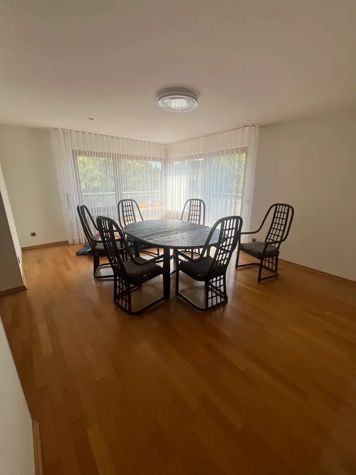 6 Zimmer Wohnung mit 180 m² in Stuttgart – Bild 9