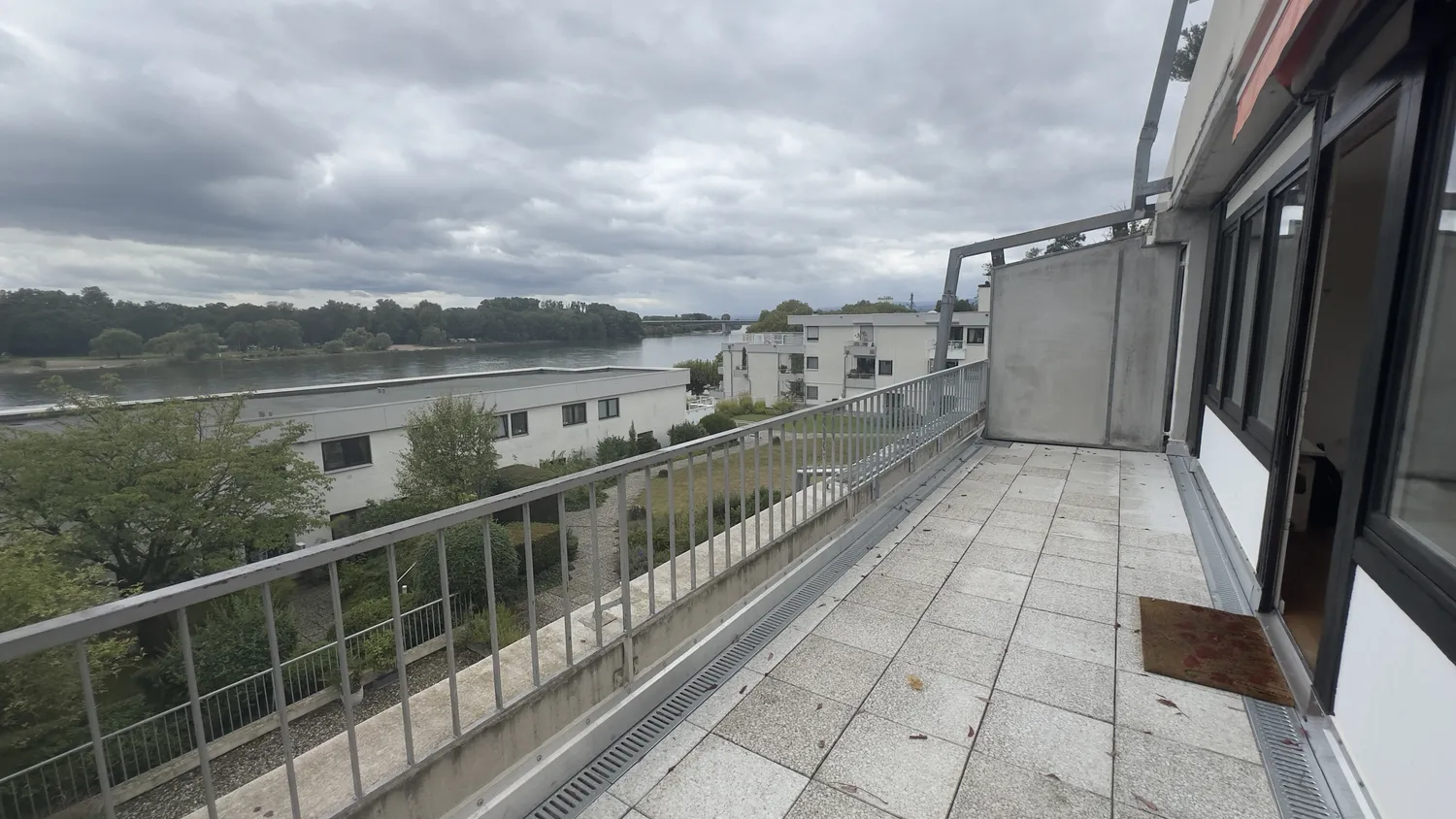 3 Zimmer Wohnung mit 100 m² in Wiesbaden – Bild 3