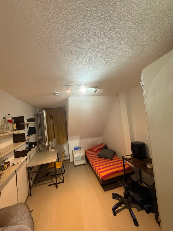 WG-Zimmer mit 12 m² in Erlangen – Bild 1