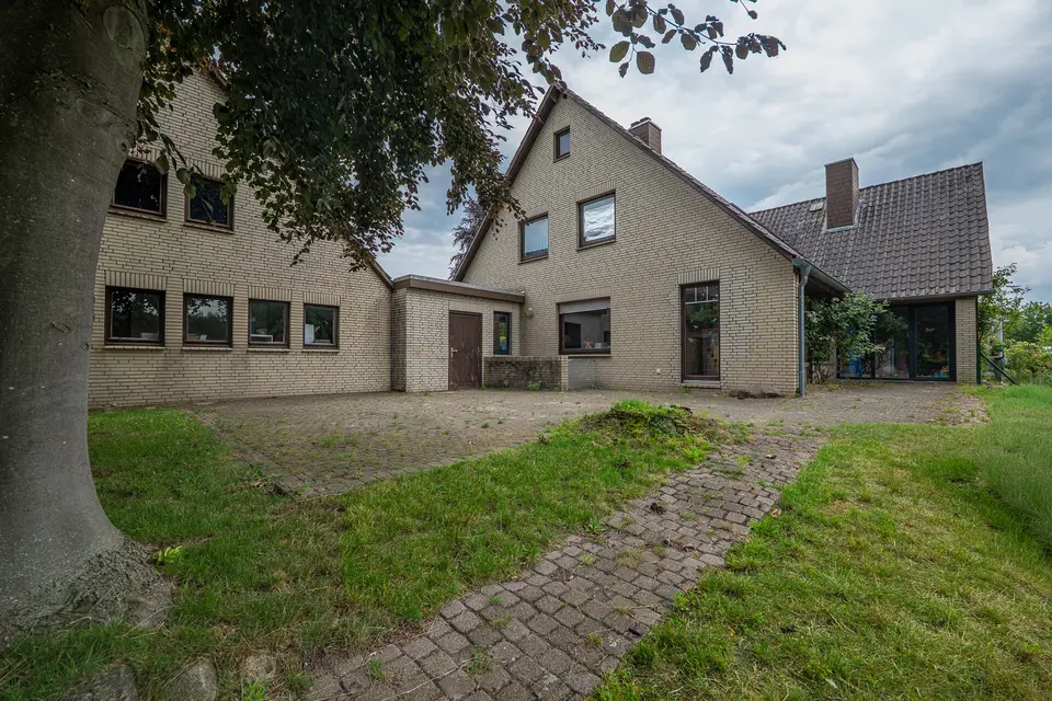 10 Zimmer Haus mit 264 m² in Buxtehude – Bild 2