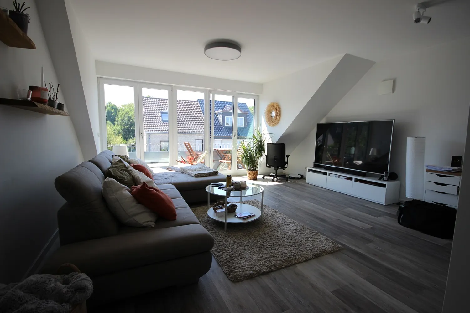 2 Zimmer Wohnung mit 70 m² in Köln – Bild 1