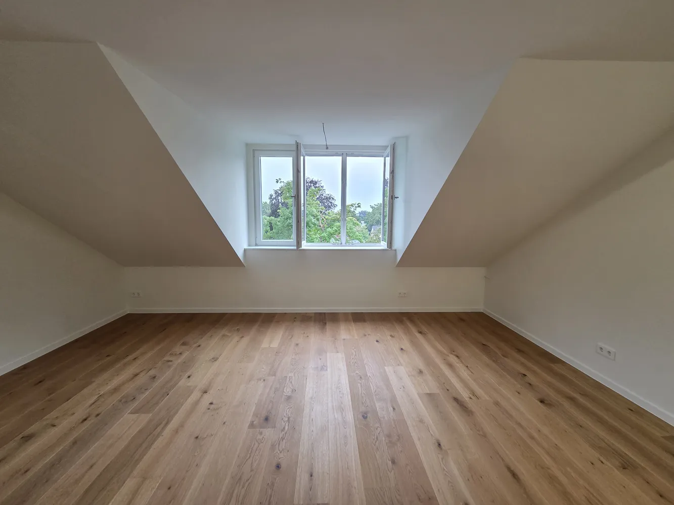 5 Zimmer Wohnung mit 151 m² in Berlin – Bild 3