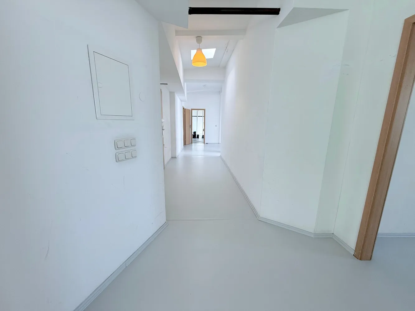 5 Zimmer Wohnung mit 211 m² in Berlin – Bild 2