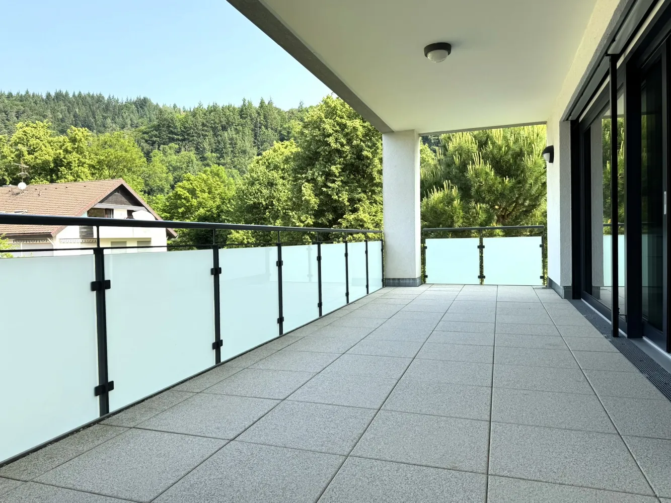 4 Zimmer Wohnung mit 130 m² in Freiburg im Breisgau – Bild 1
