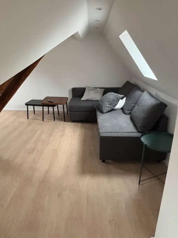 Shared room with 160 m² in Stuttgart – Photo 1