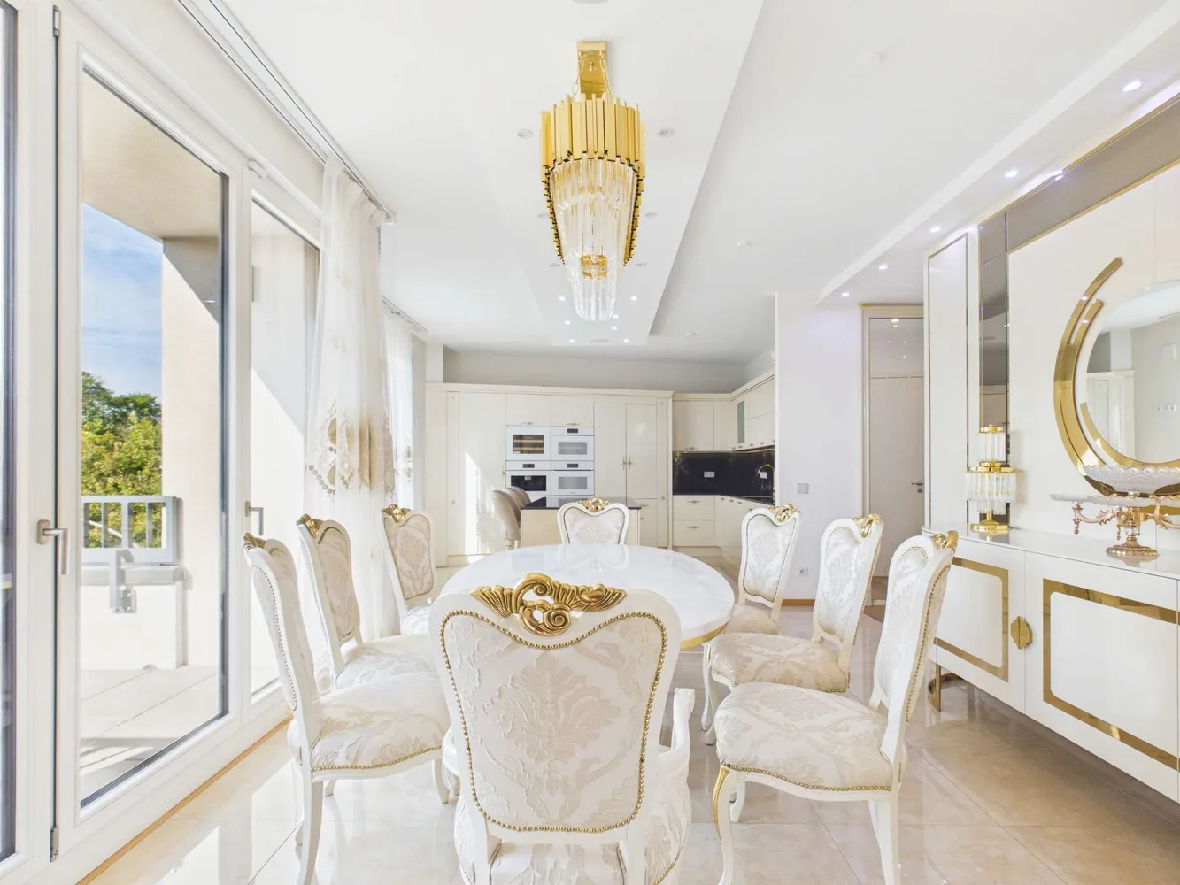 6 Zimmer Wohnung mit 210 m² in Berlin – Bild 2