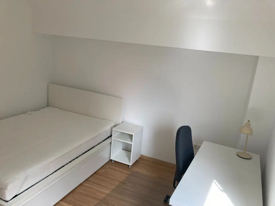 WG-Zimmer mit 77 m² in Straubing – Bild 2