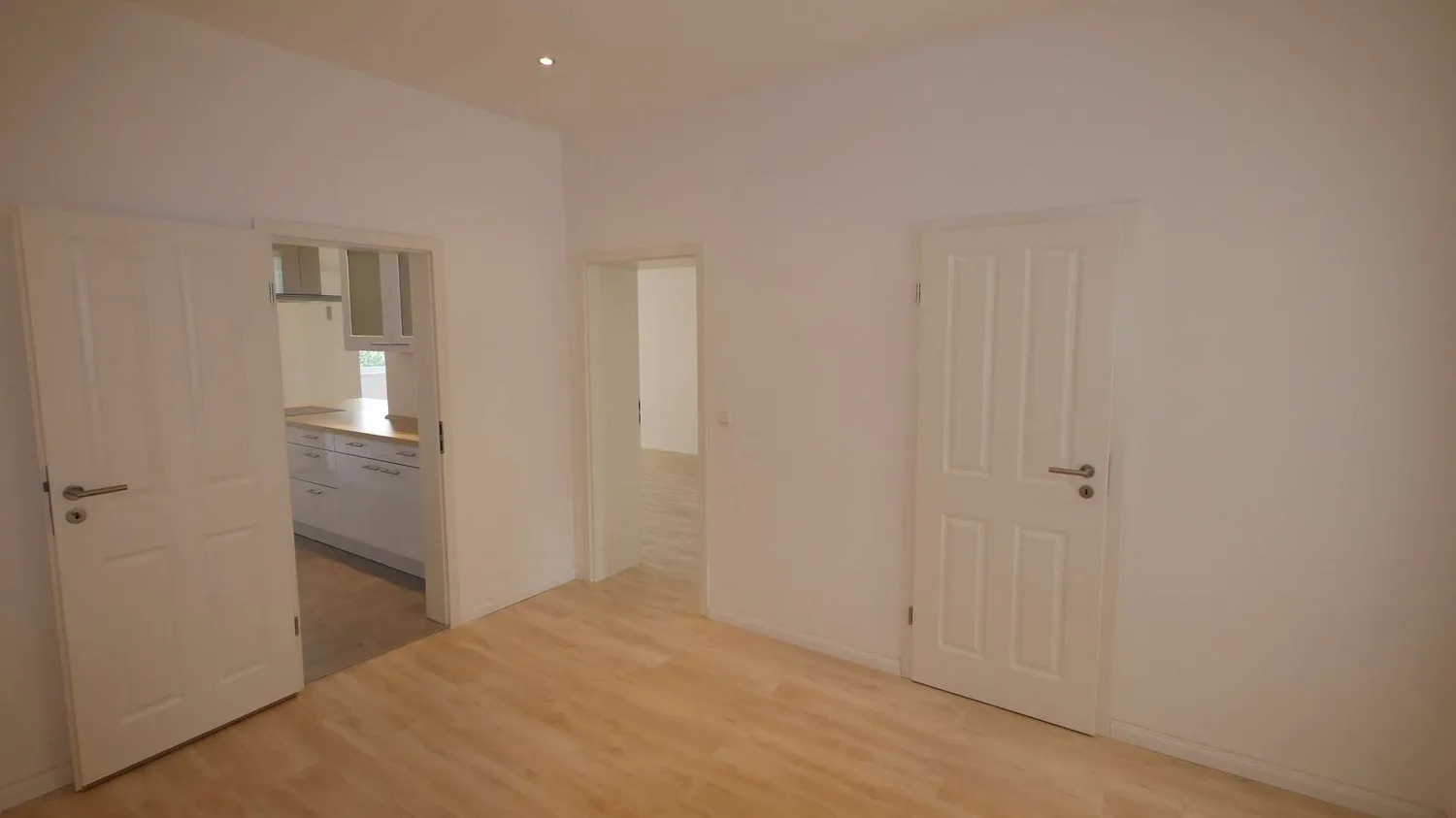 3 Zimmer Wohnung mit 109 m² in Hannover – Bild 3