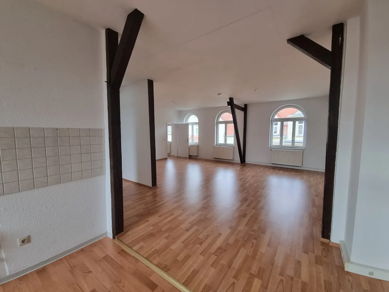 3 Zimmer Wohnung mit 95 m² in Halle (Saale) – Bild 2